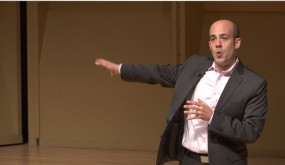 Customer Service Speaker: Keynotes and Training Classes